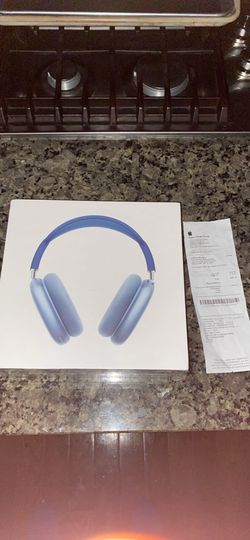 AirPod maxes