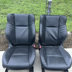 Srt hellcat Challenger Seats