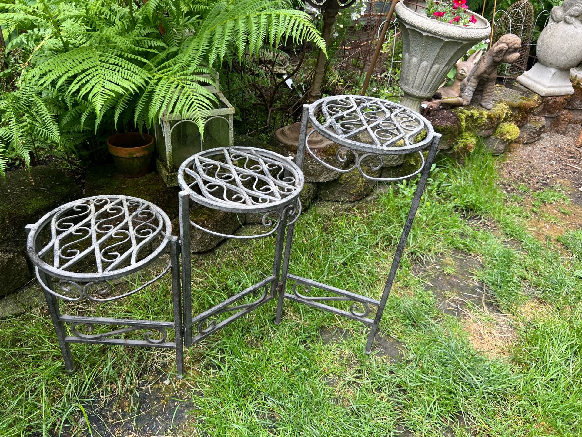 Iron plant stand