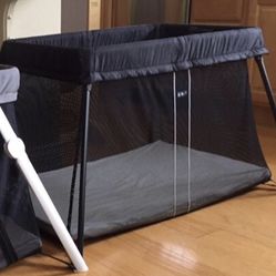 ⚡️$125/obo⚡️Baby Björn Travel Crib Play Yard Playpen + Fitted⚡️PickUp/CashOnly⚡️