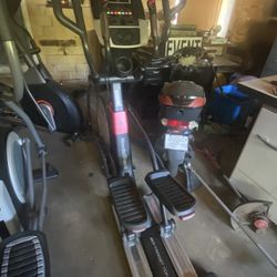 NordicTrack Elite 14.9 Elliptical 