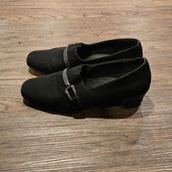 I ♡ Comfort Black Heeled Loafer 10M