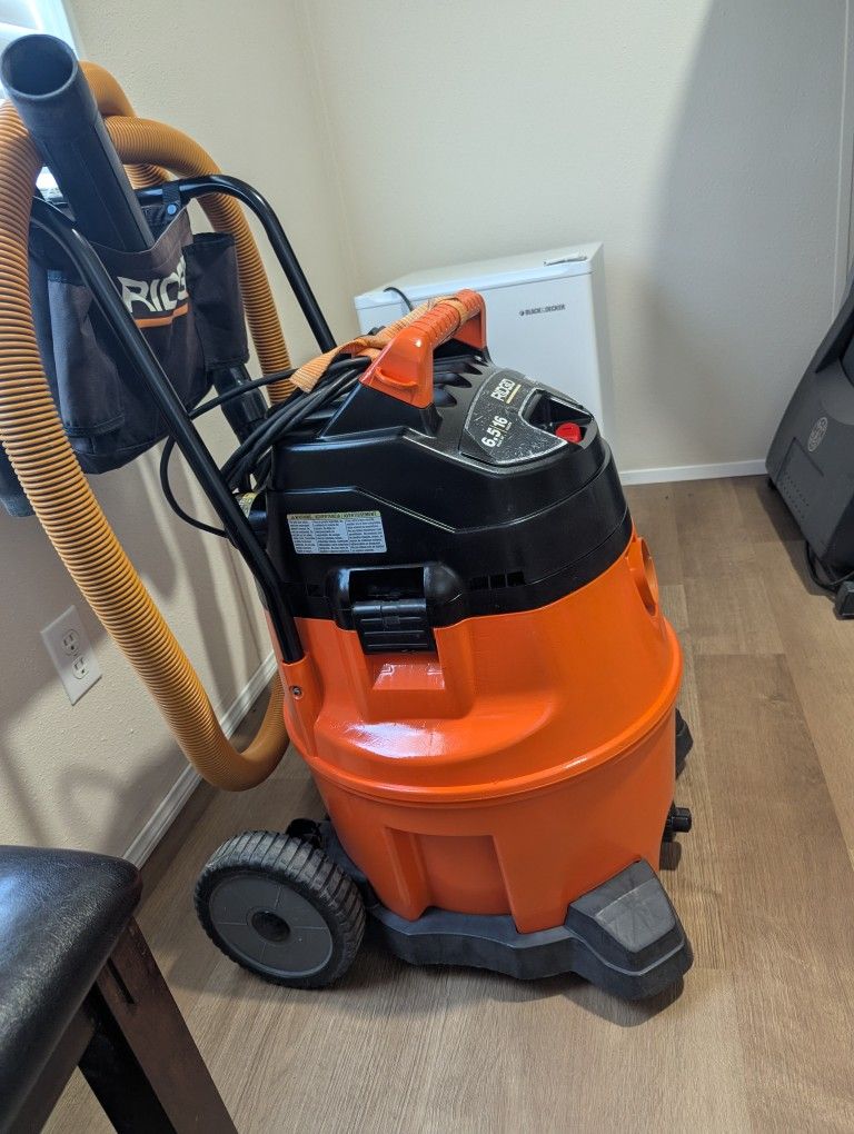 Ridgid 16 Gallons Vac/6.5 Peak HP