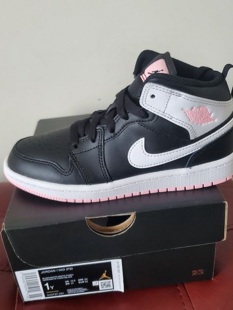 New Jordan 1's Sizes 1y,2y