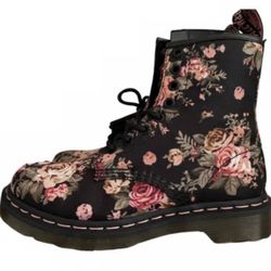 Dr. Martin's 1460 Pascal cloth lace up boots Size 6