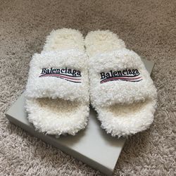 Balenciaga Fur Slides (white) 