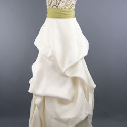 Absolutely Stunning Designer Wedding Dress — Amazing Price! Wedding | Evening | Formal Gown