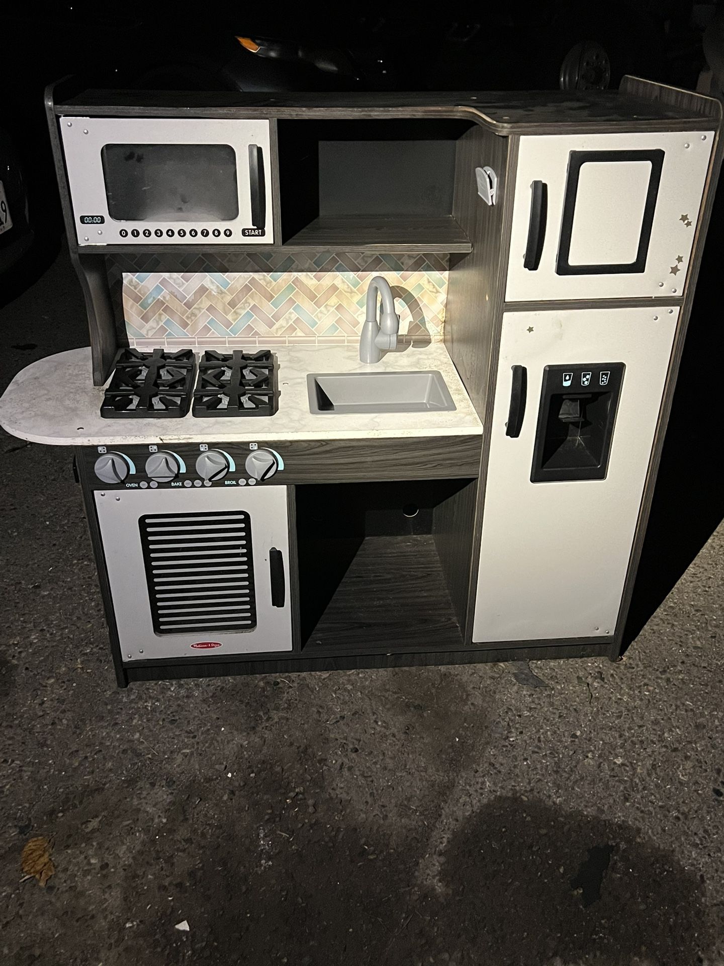 Children’s Kitchen Melissa &Doug