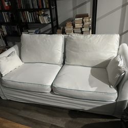 Comfy 2-3 Seater Couch With Down Cushions