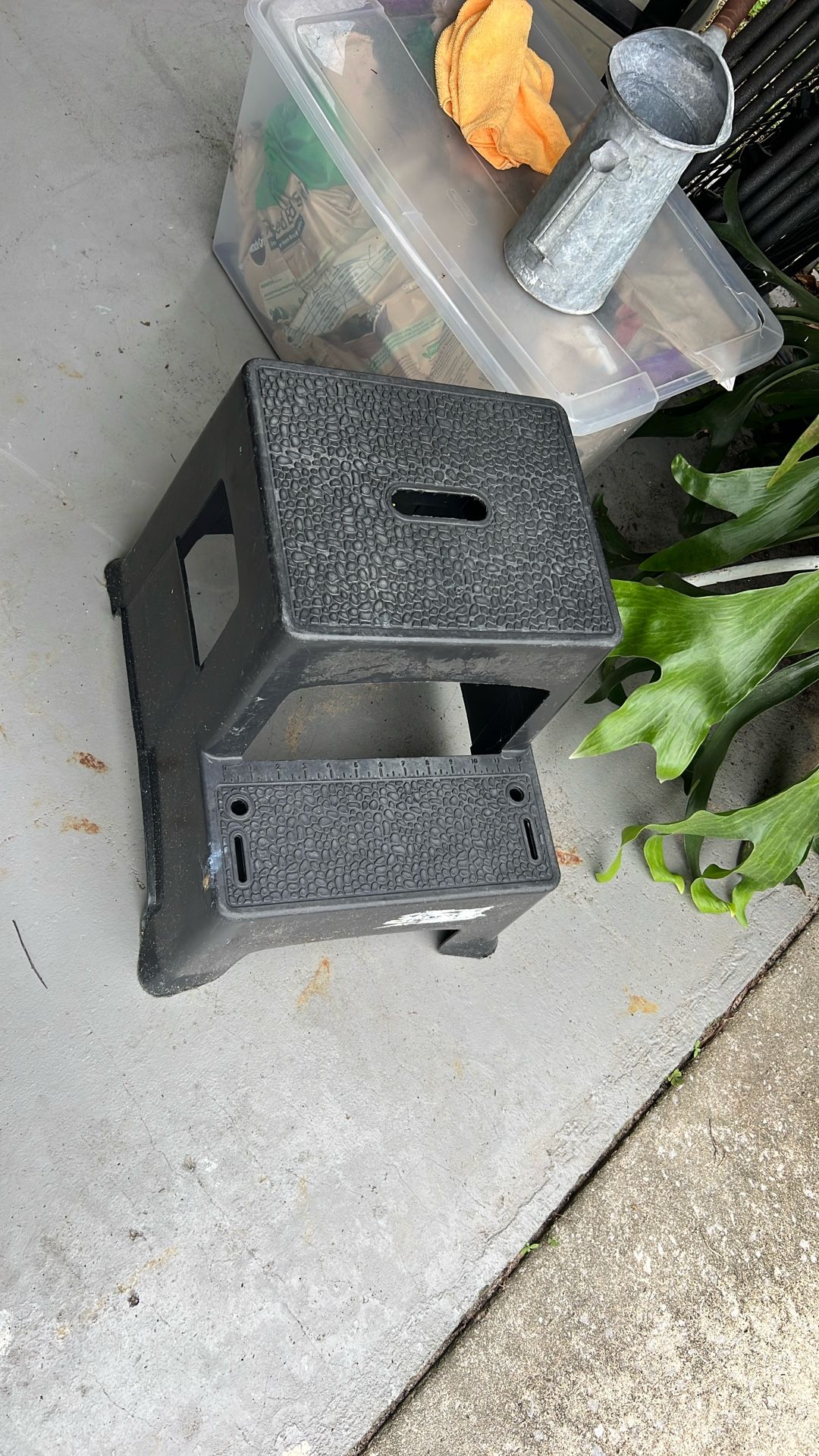 Tricam Plastic Step Stool