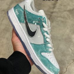 Nike Dunk April