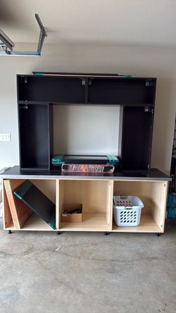 Entertainment center