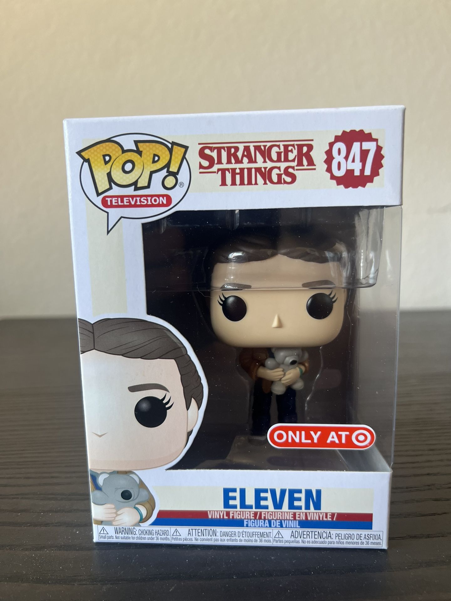 VAULTED EXCLUSIVE Eleven w/ Teddy Bear Stranger Things Funko Pop #847 Television