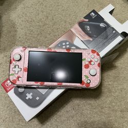 Nintendo Switch Lite W/Animal Crossing Game