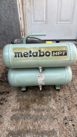 Hitachi 4 Gallon Portable Twin Stack Air Compressor