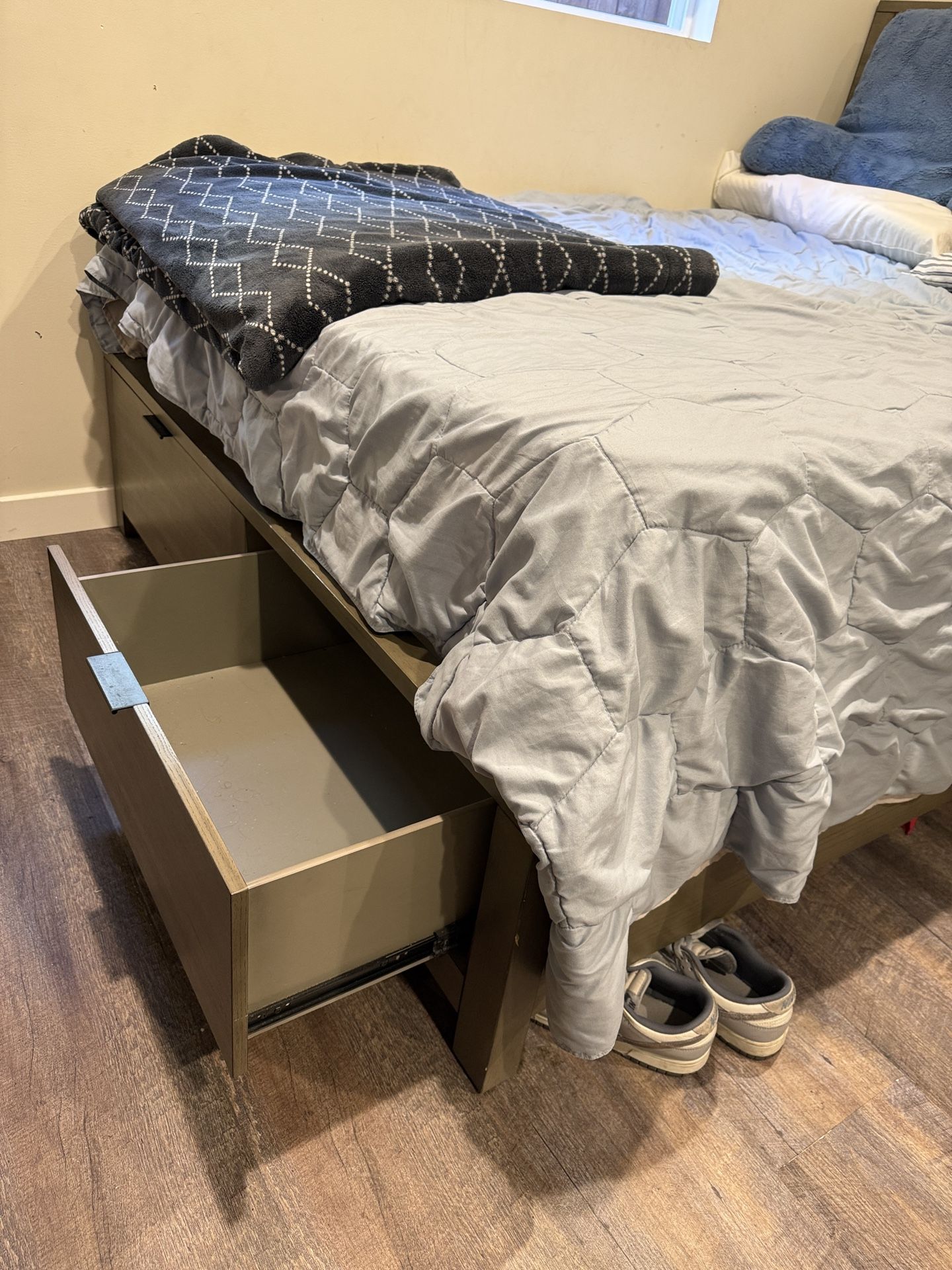 Full Size Bed Frame With Drawers Underneath
