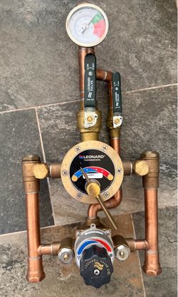 Plumbing hi-low water temp control system