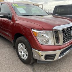 2018 Nissan Titan Thumbnail
