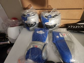 Medium or large Sparring set with Free Handwraps