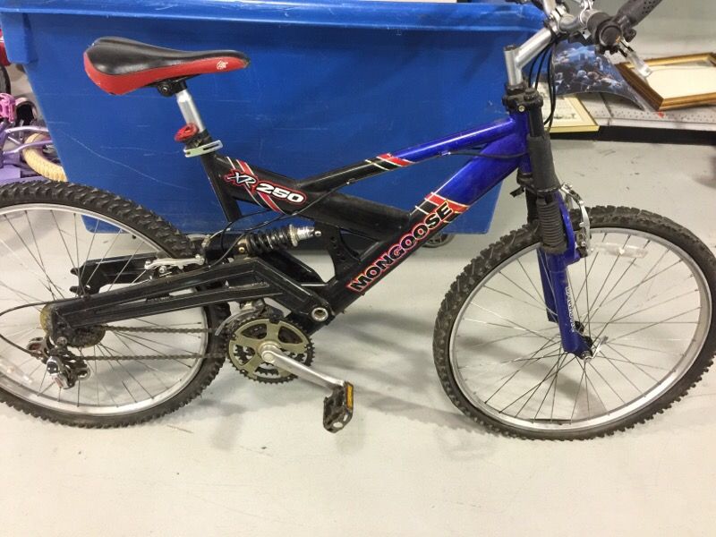 Mongoose XR 250 Mountain bike