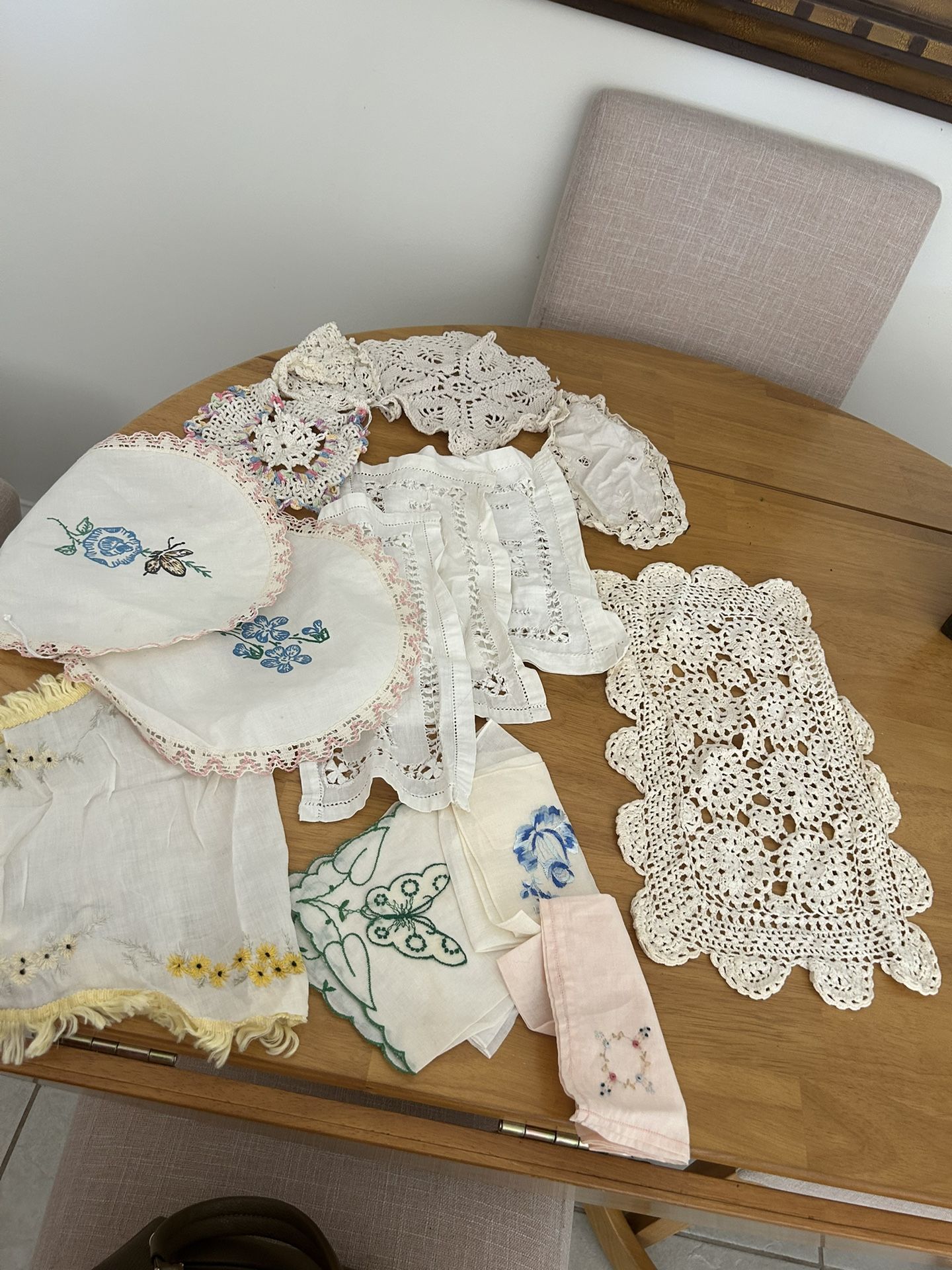 Lot Of Vintage Doilies, Handkerchiefs 