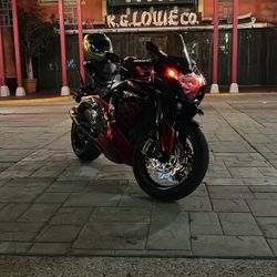 Suzuki GSXR-1000 2013