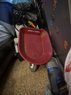 Radio flyer  wheel barrow