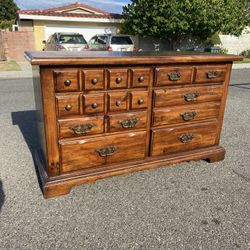 Thomasville Dresser 