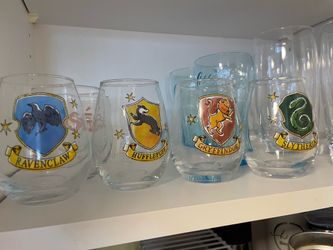 Set of 4 clear glass Hogwarts House 8oz Stemless Wineglasses