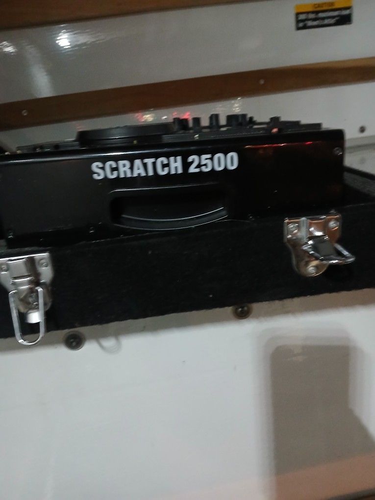Scratch 2500 Mixer