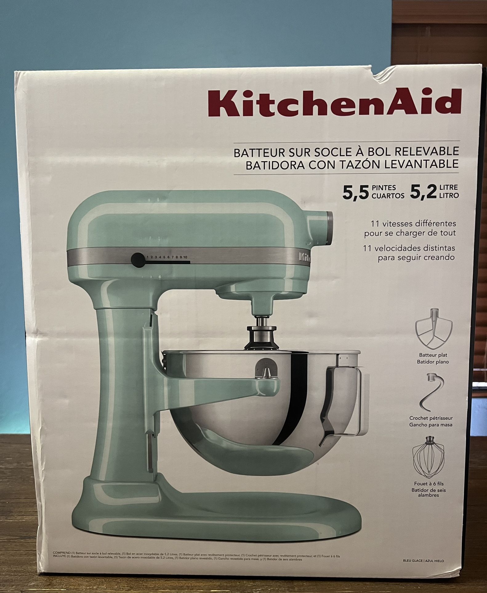 New KitchenAid 5.5 Quart Bowl-Lift Stand Mixer - KSM55 (Damaged Box)