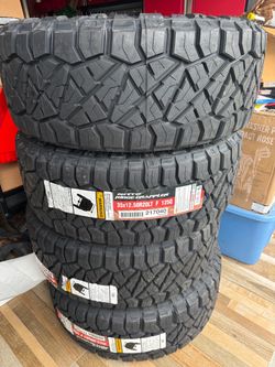Brand new set of 4 Nitto Ridge Grapplers 35x12.50r20