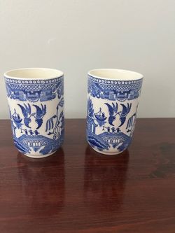 Two small delft-style vintage cups