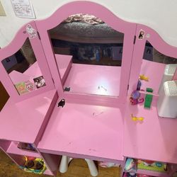 Kids Pink Vanity 