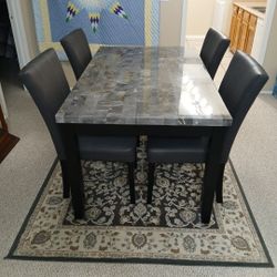 Petersburg Table & 4 Chair 