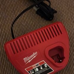 Milwaukee M12 Charger