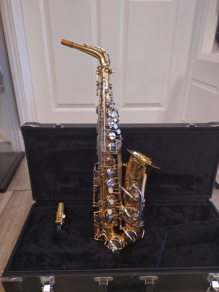 Used Jupiter Alto Saxophone (JAS-667)