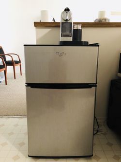 Fridge with big freezer $70