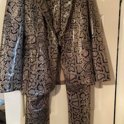 New faux Leather python Print New Pantsuit With Skinny Legs Lined Size 14