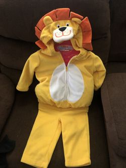 Carters Lion child costume Size 6-9 months