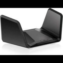 NETGEAR Nighthawk Tri-Band WiFi 6E Router (RAXE300)