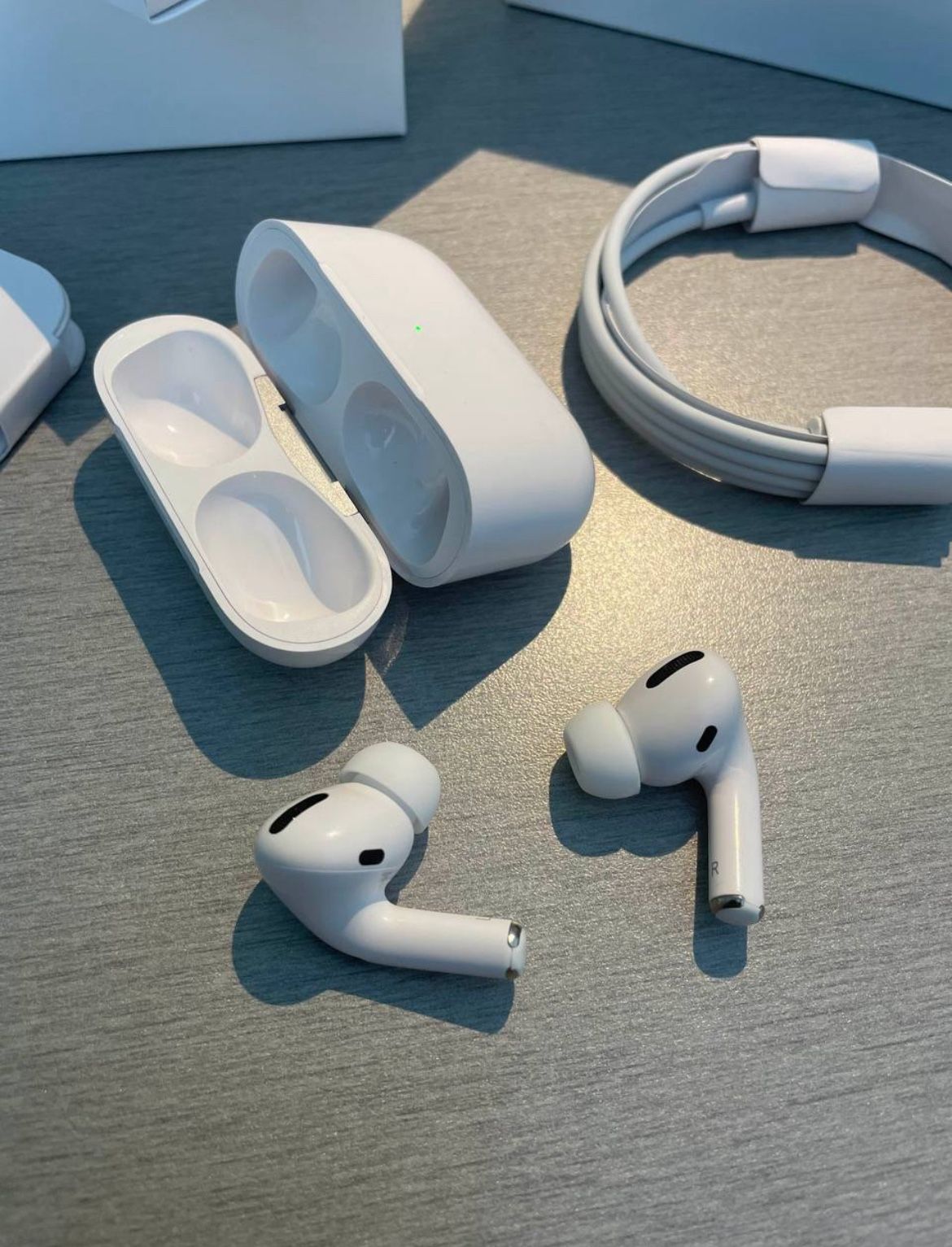 AirPods Gen 2