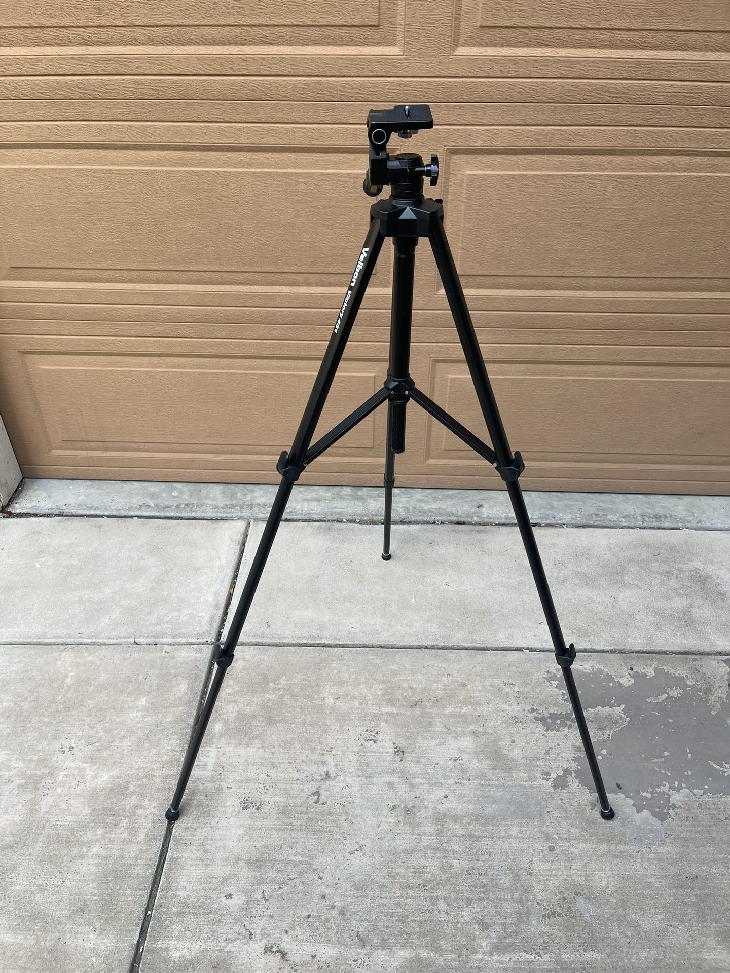 VELBON Victory 451 tripod