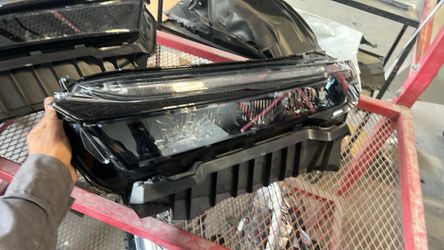 2023 Honda CR-V Hybrid headlights