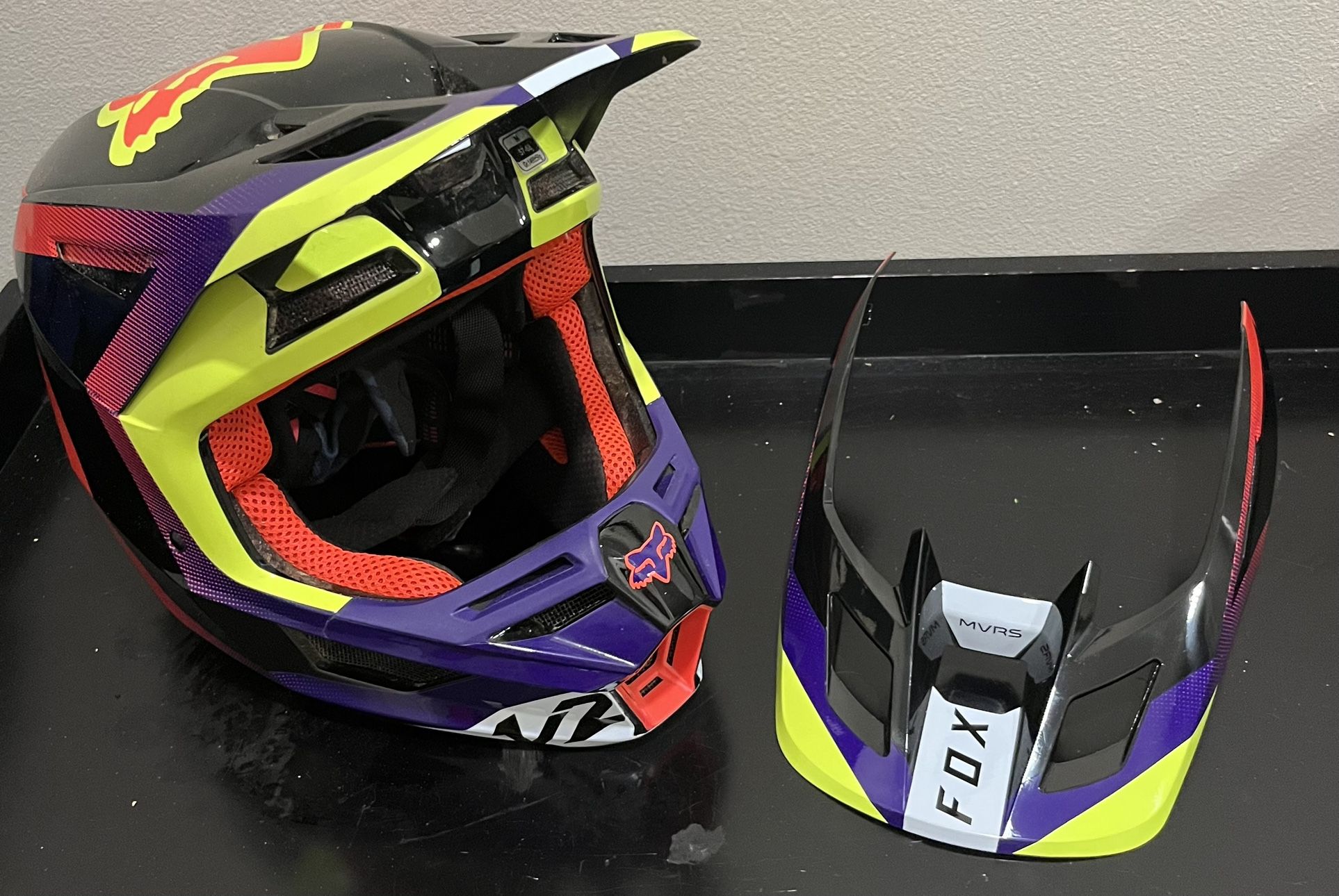 Helmet FOX Brand