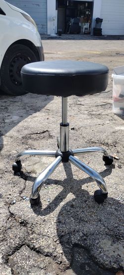 Good condition adjustable stool