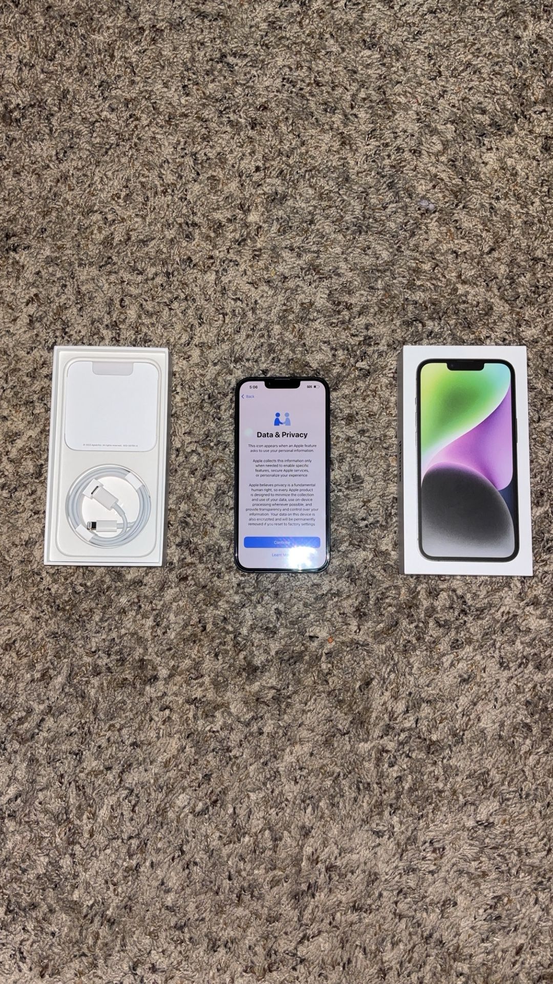 iPhone 14 Unlocked For Any Carrier / LIKE NEW