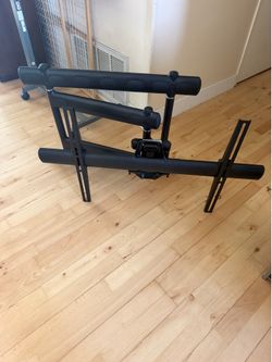 Swingout TV Mount for Flat-Panels up to 300 lb