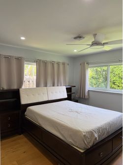 Queen bed set - local pick up only