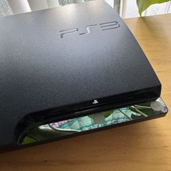 PS3 150gb With Controllers 